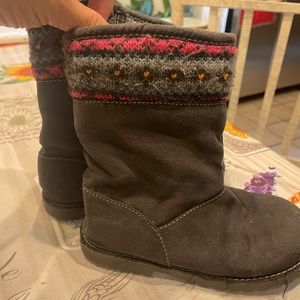 Gray boots! Cute detail around the top.